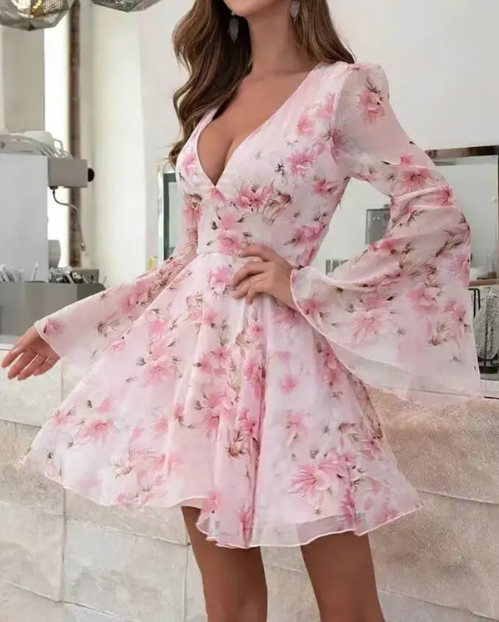 Annalena - Tiefes Kleid Mit Blumendruck Und Glockenärmeln