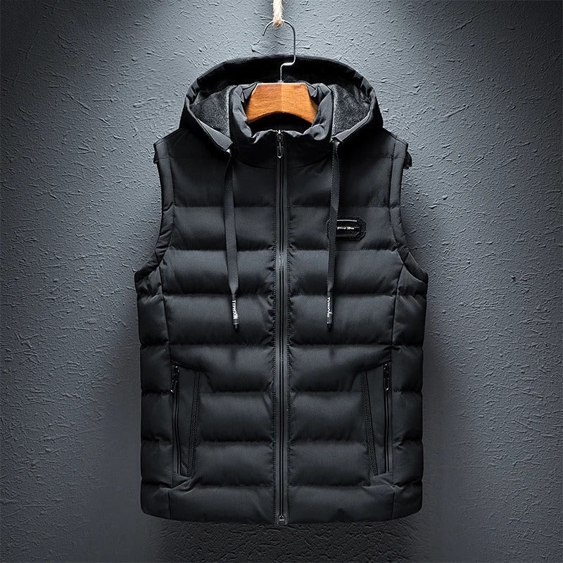 Atmungsaktive Weste mit Kapuze für Männer, ideal für Outdoor-Aktivitäten und Freizeitlooks.