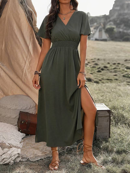 Helma – Elegantes Kurzarmkleid Mit Chorkragen